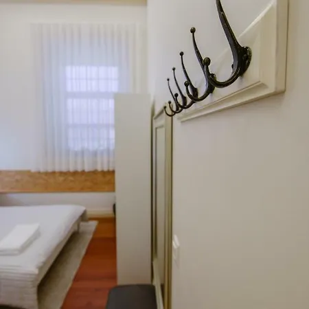 Casa Ateneu Πανσιόν Πόντα Ντελγκάντα