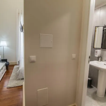 Casa Ateneu 3* Πόντα Ντελγκάντα