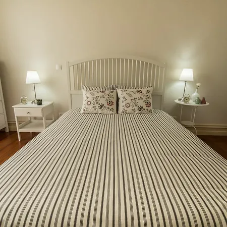 Casa Ateneu 3* Πόντα Ντελγκάντα