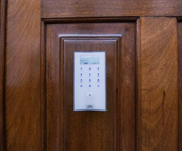 Pensión Casa Ateneu 3*